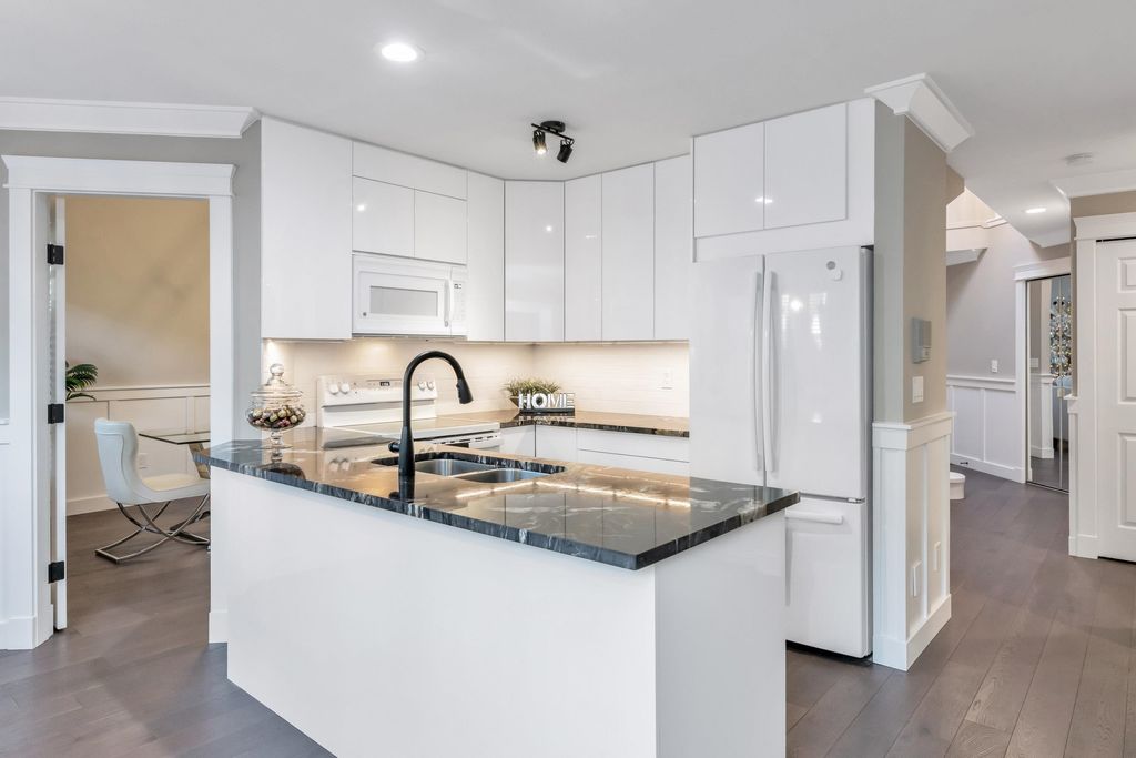 8560 162 St, #43