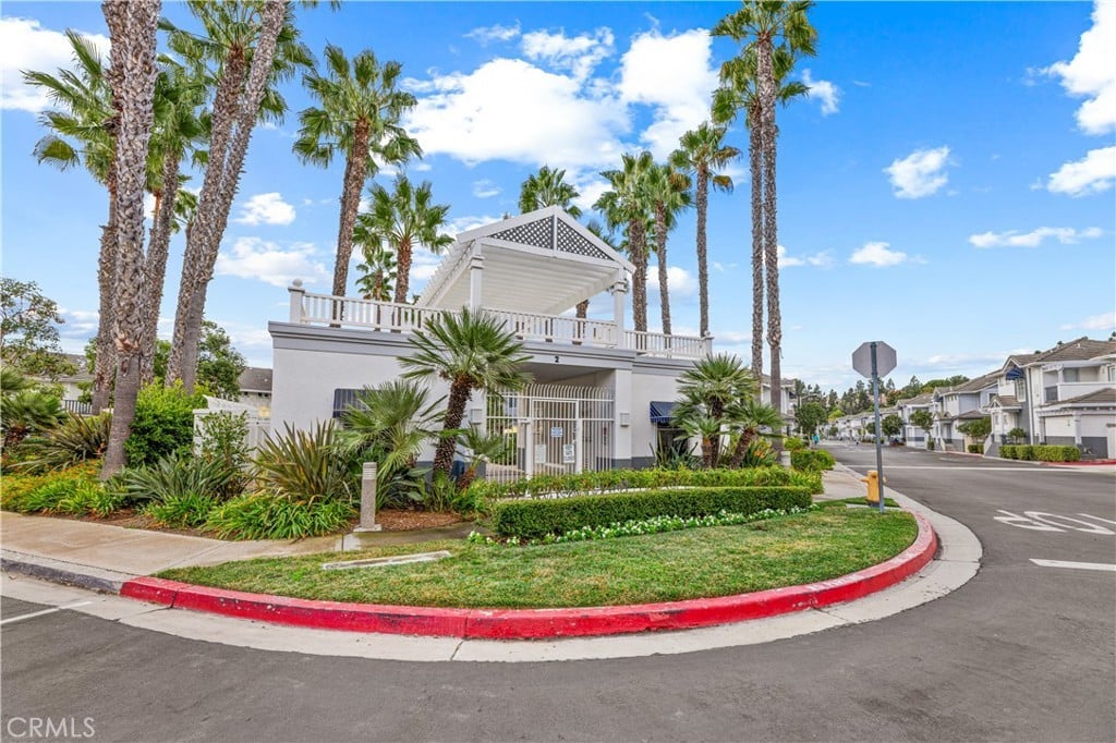 19 Breakers Ln