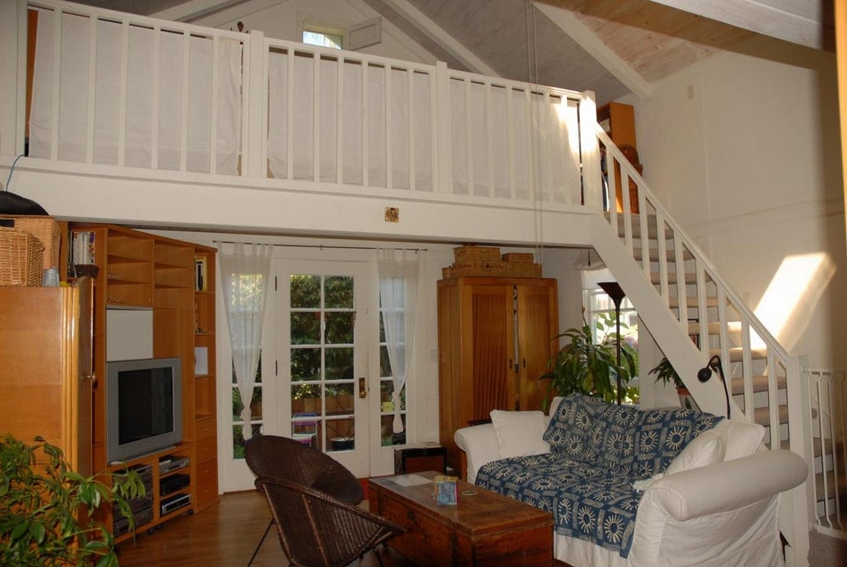 71 Eucalyptus Ln