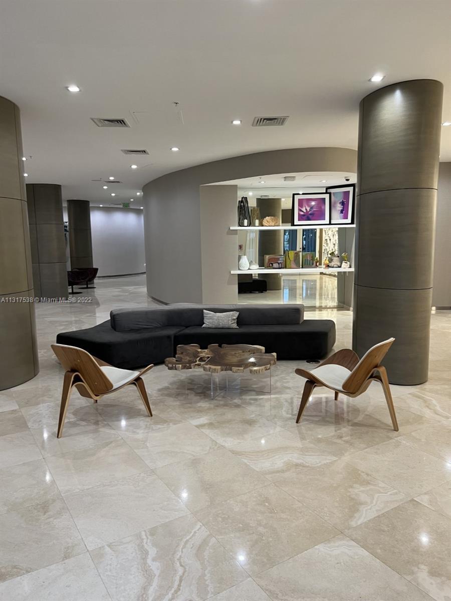 10275 Collins Ave #206