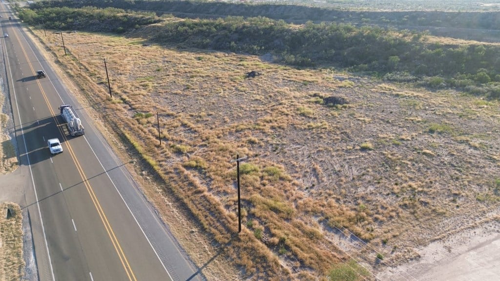8727 N US Hwy 277