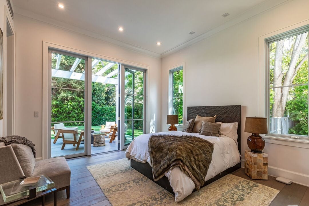 Monarch Reserve, N Norman Pl, 90049