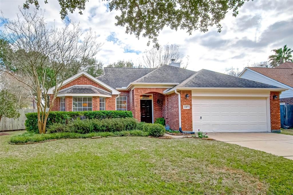 2107 Fairbay Cir