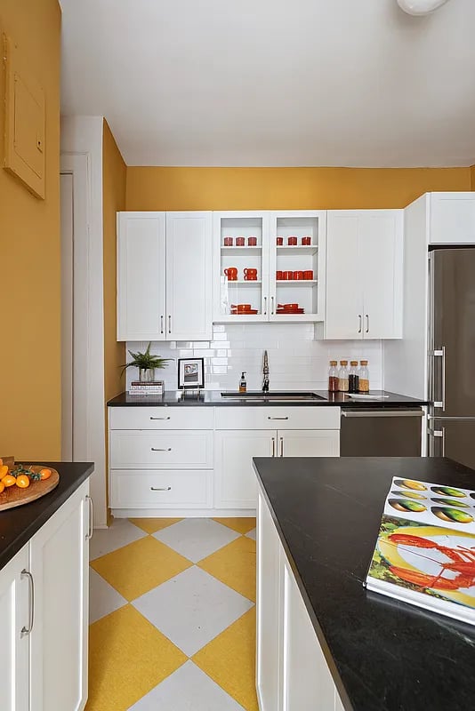 270 Riverside Dr, #2C