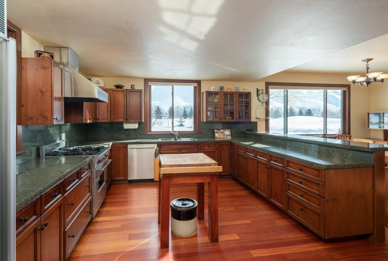 1540 Heroic Rd