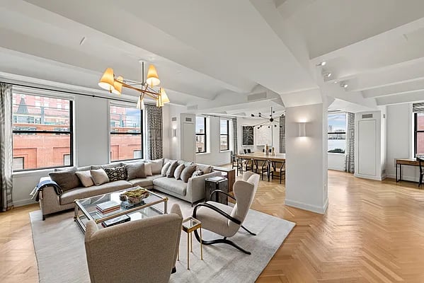 275 West 10th Street Unit: 7E