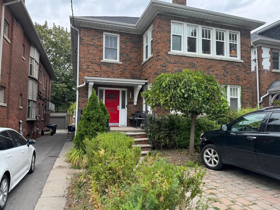 926 Avenue Road Lower