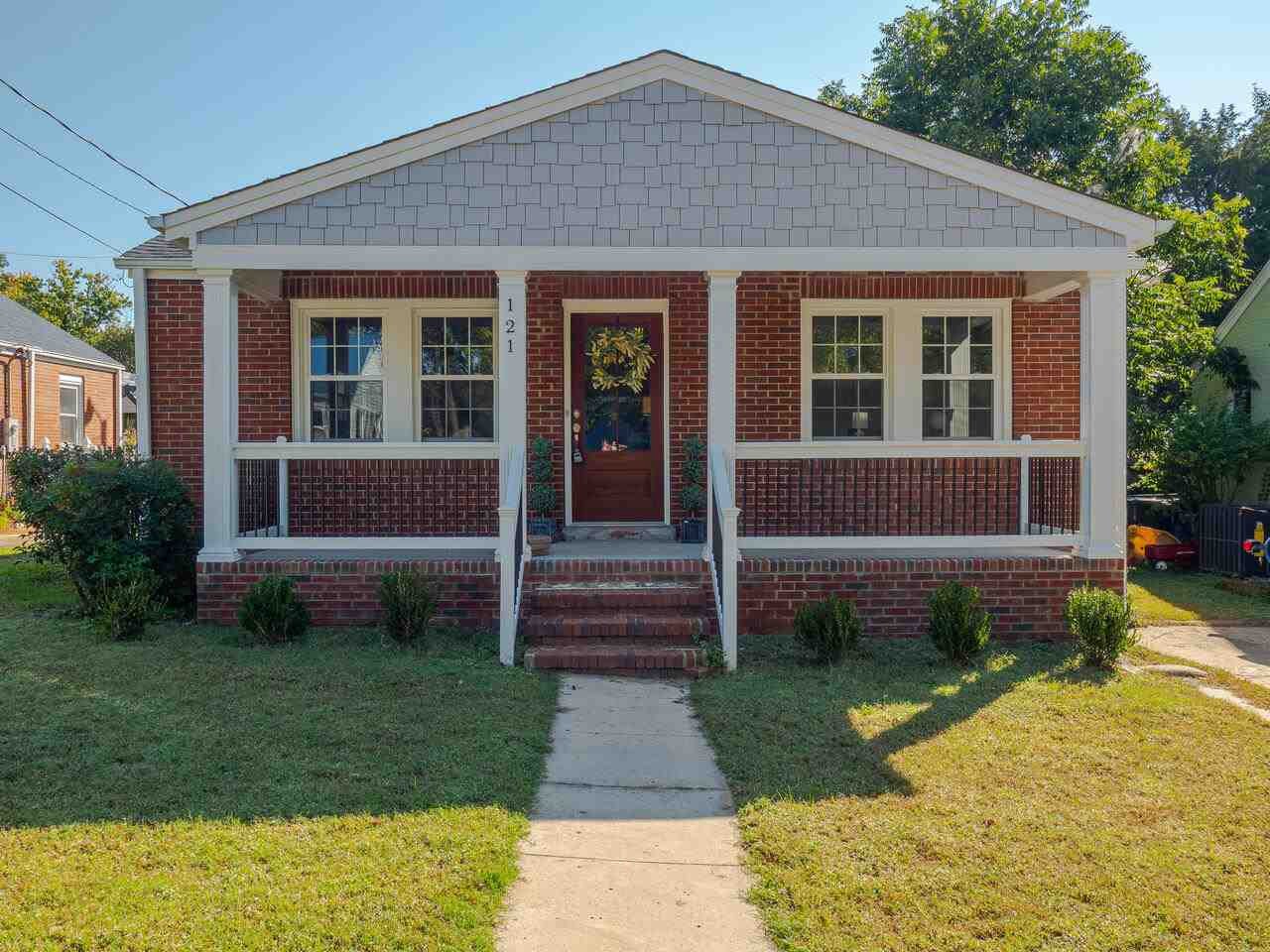 121 Lincoln Ct
