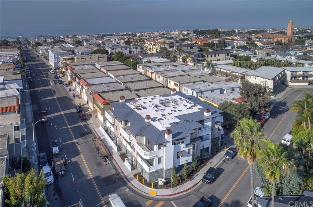 761 Manhattan Beach Blvd
