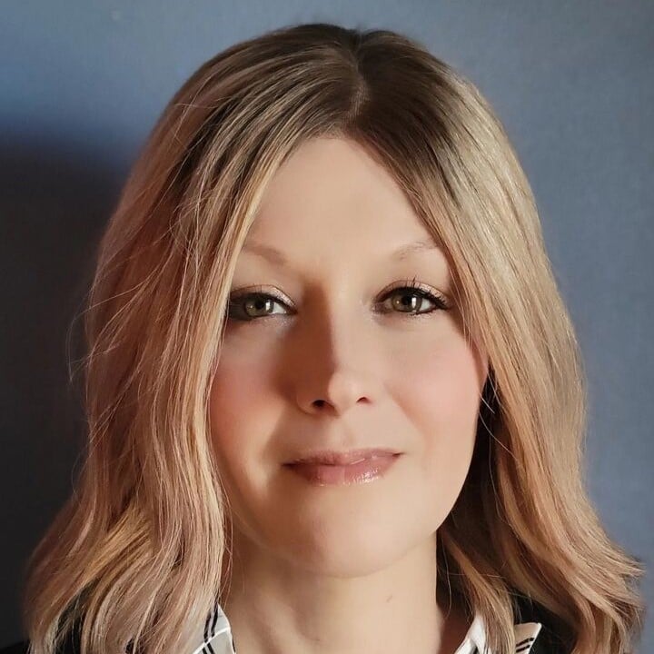 Lesley Scroggins Eureka Springs, AR Real Estate Agent Headshot