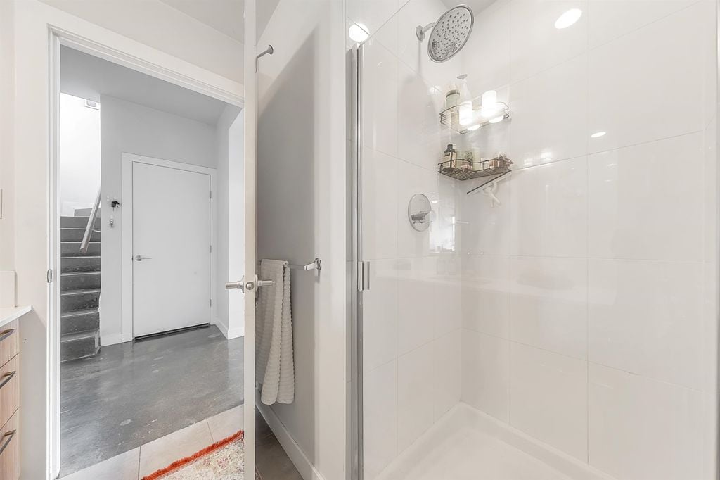 221 Union St, #906