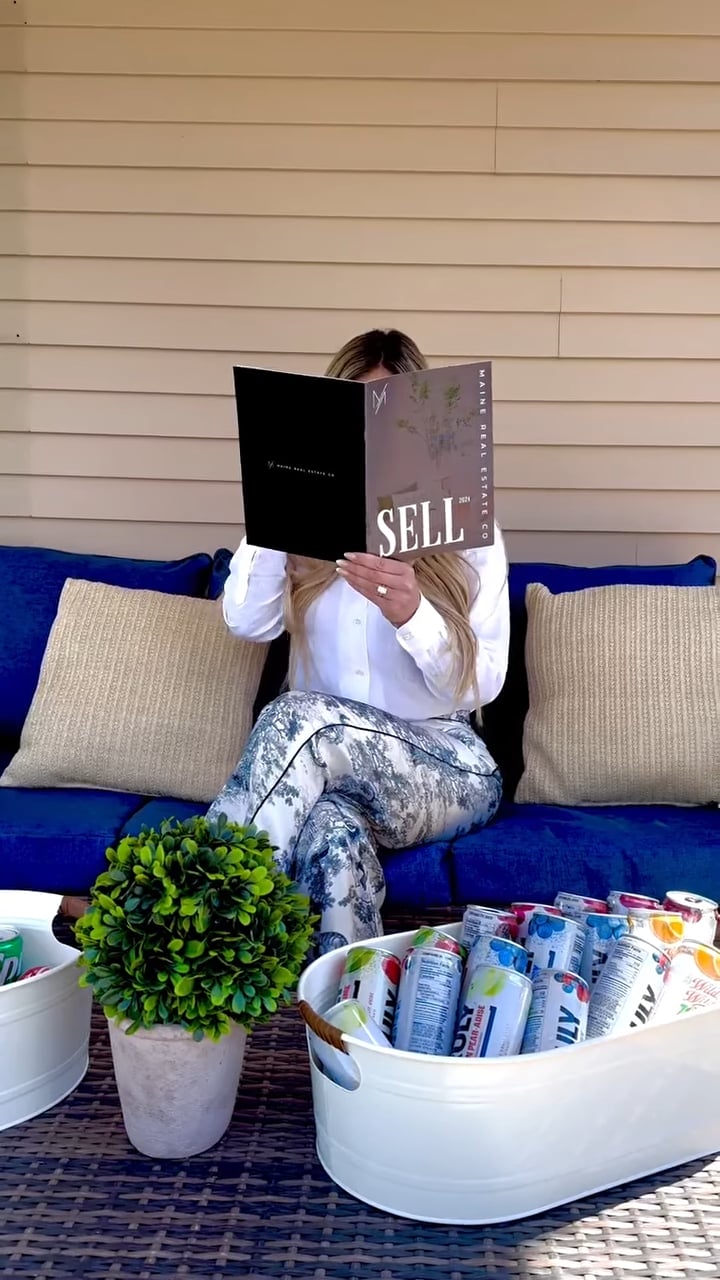 Thinking About Selling? Link in Bio to Download My New Seller Guide