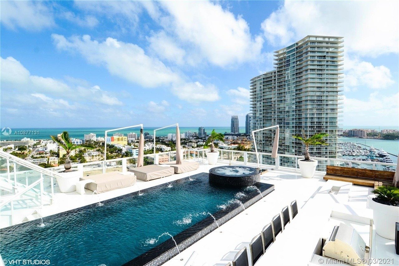 520 West Ave, The Bentley Bay Penthouse