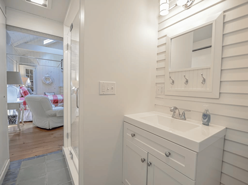 21 A Curtis Lane
