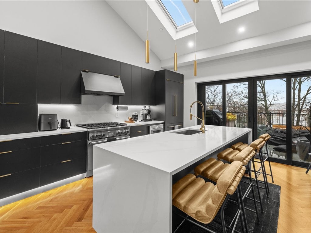 760 E Broadway Unit 2