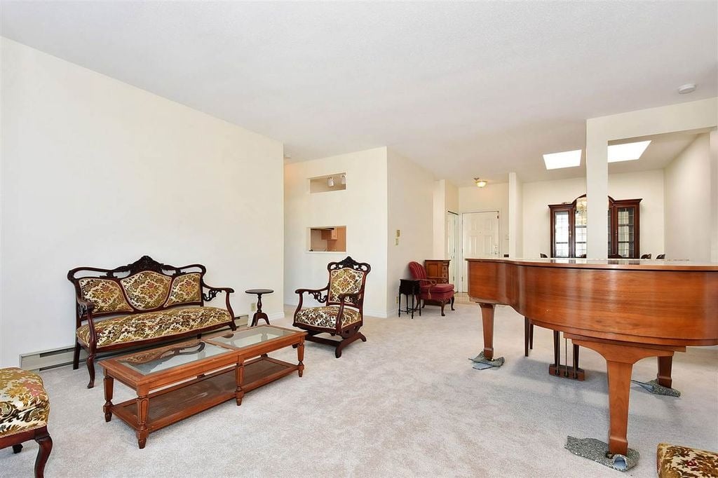 3769 W 7th Ave, #325