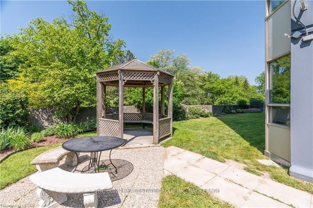 45 Pond Mills Rd 806