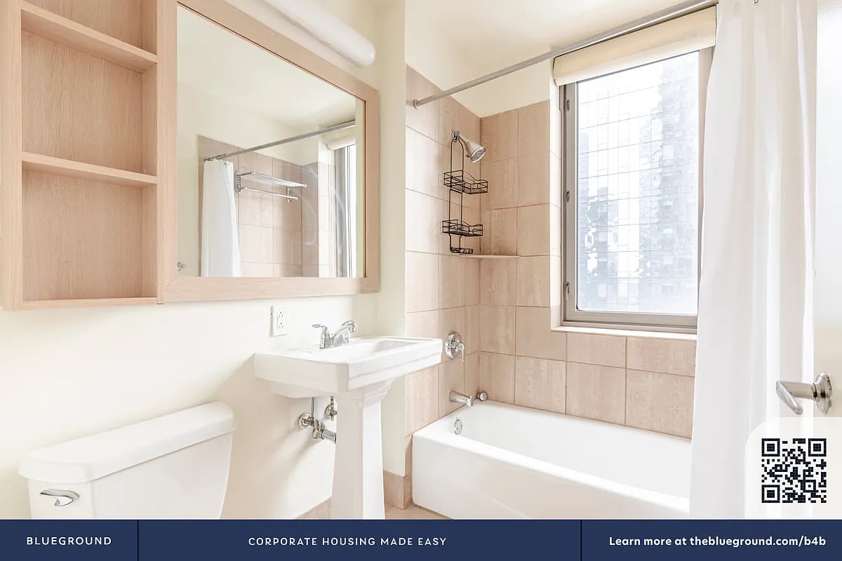 561 10th Avenue #21D