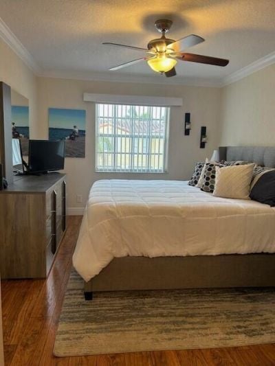 1040 Lake Shore Drive