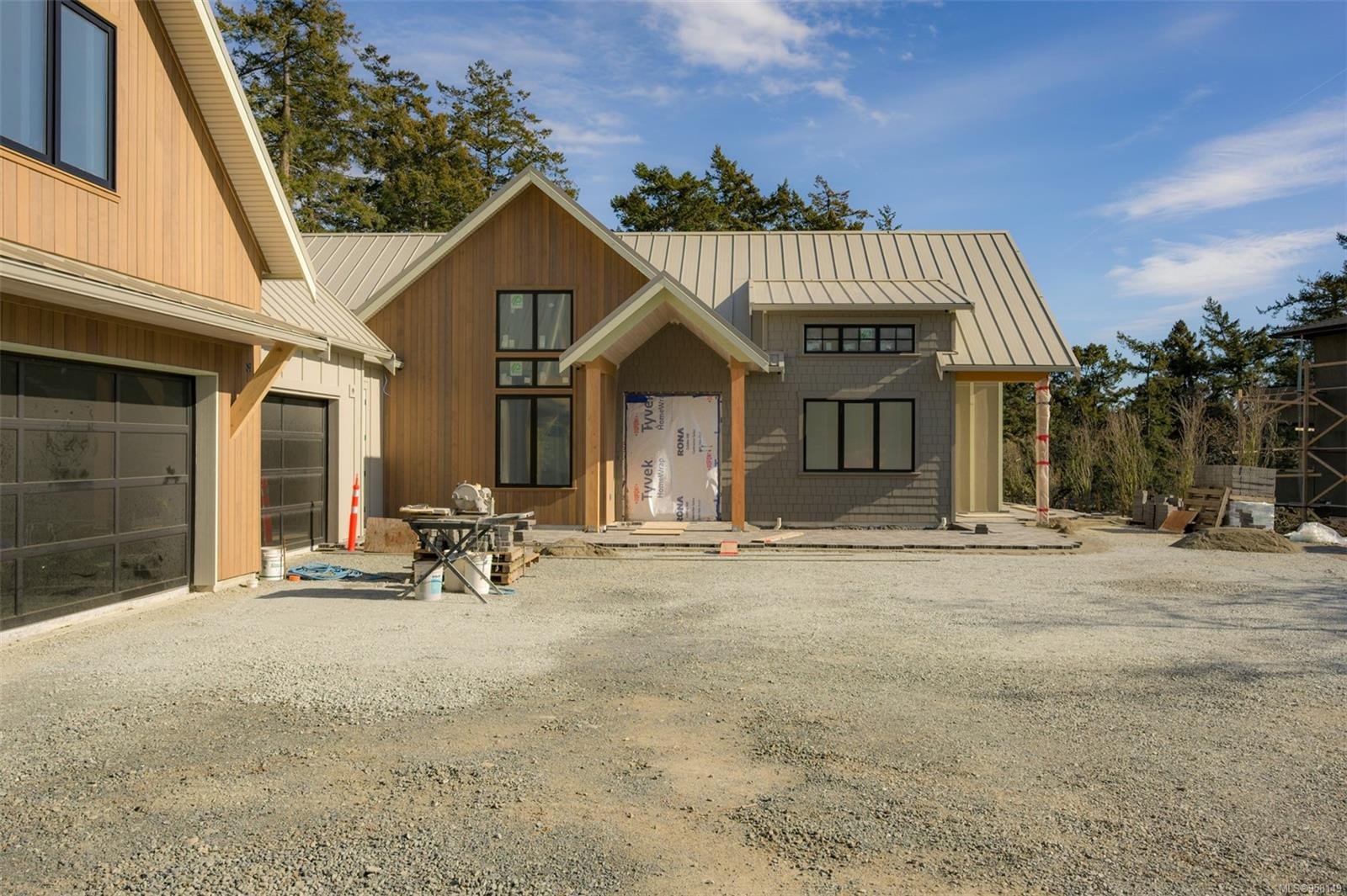 2789 Arbutus Rd