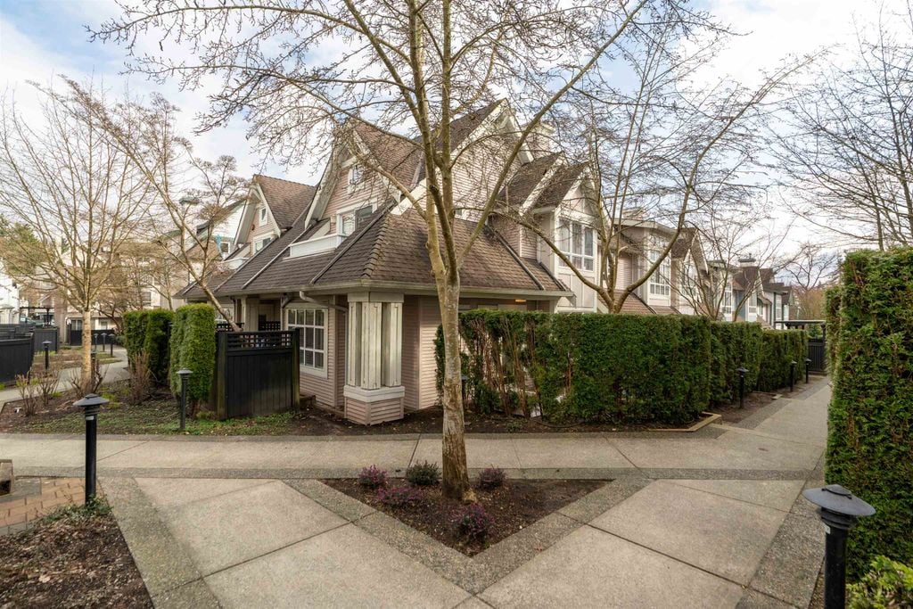 7406 Hawthorne Terr