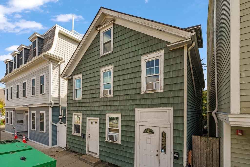 348-350 Dorchester St