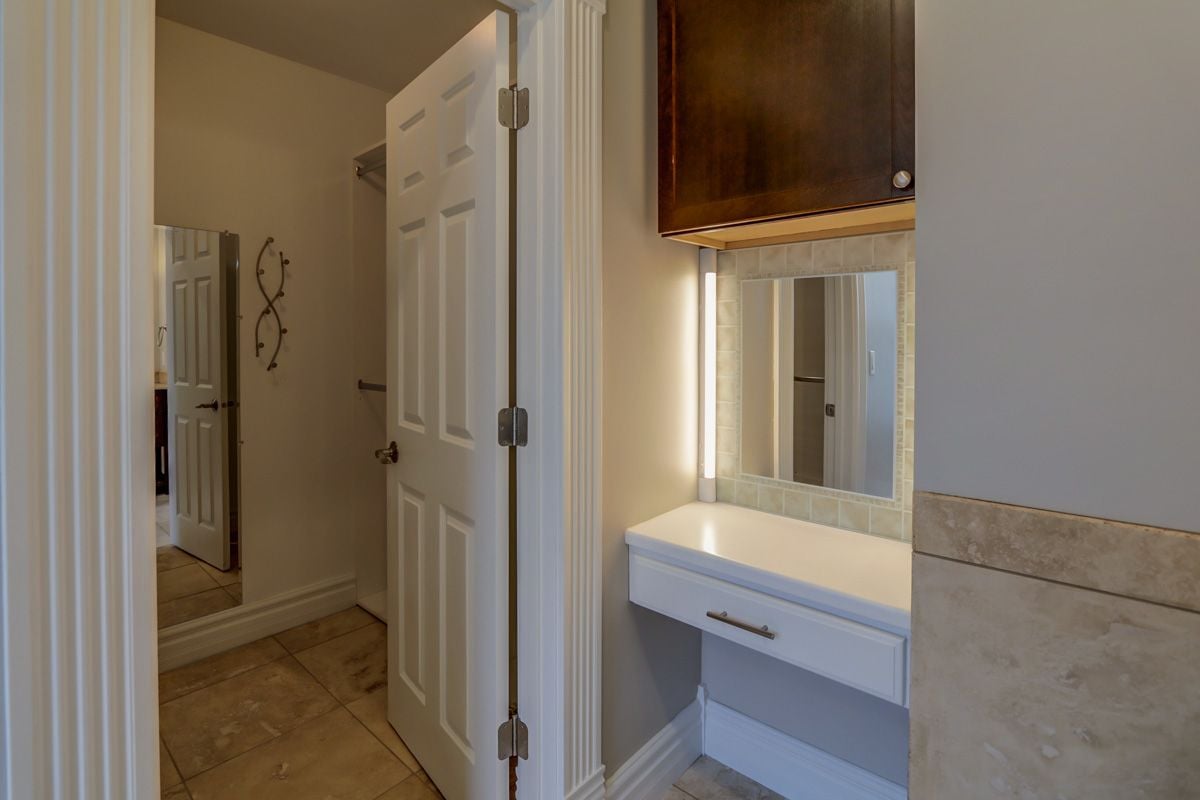 For Rent: 1213-15 Vilas Ave