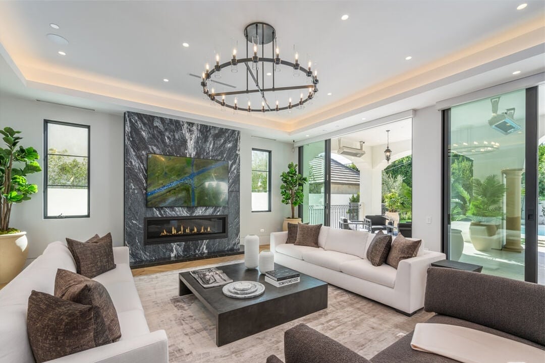 Silverreach Pavilion, N Hillcrest Rd, 90210