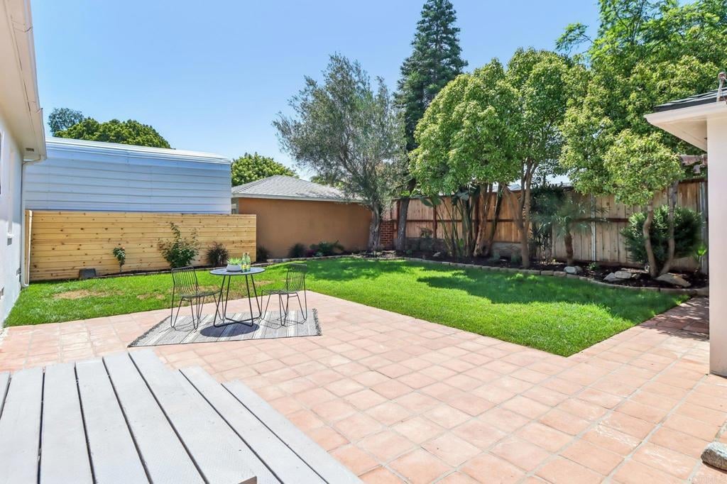 4985 Lucille Dr