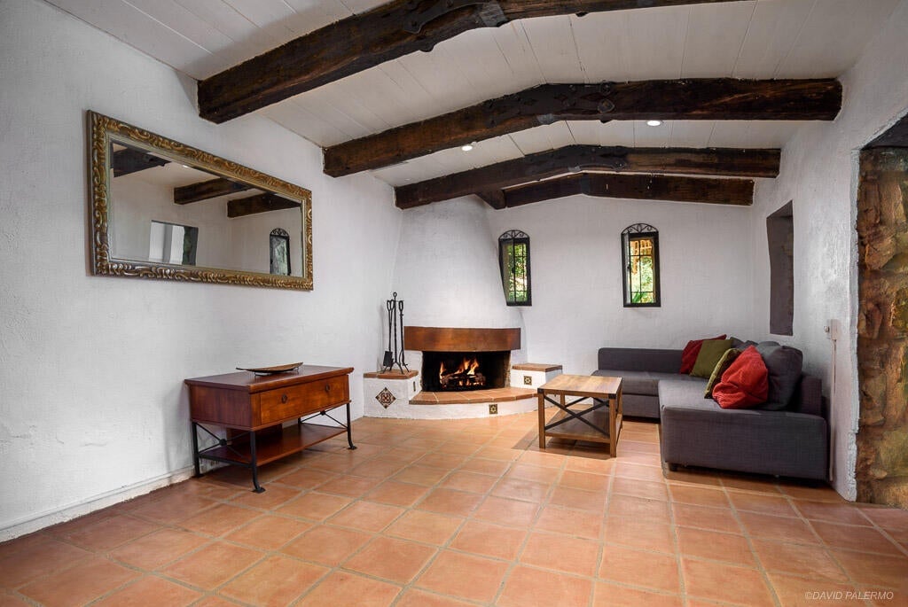 1150 Toro Canyon