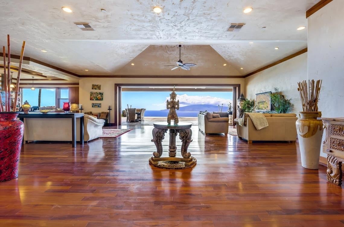 WEST MAUI TOP QUALITY RESIDENCE -35 ACRES - 180 DEGREE OVEANVIEW - $5,75,000 - PRESTIGIOUS MAHANALUA NIU SUBDIVISION 
