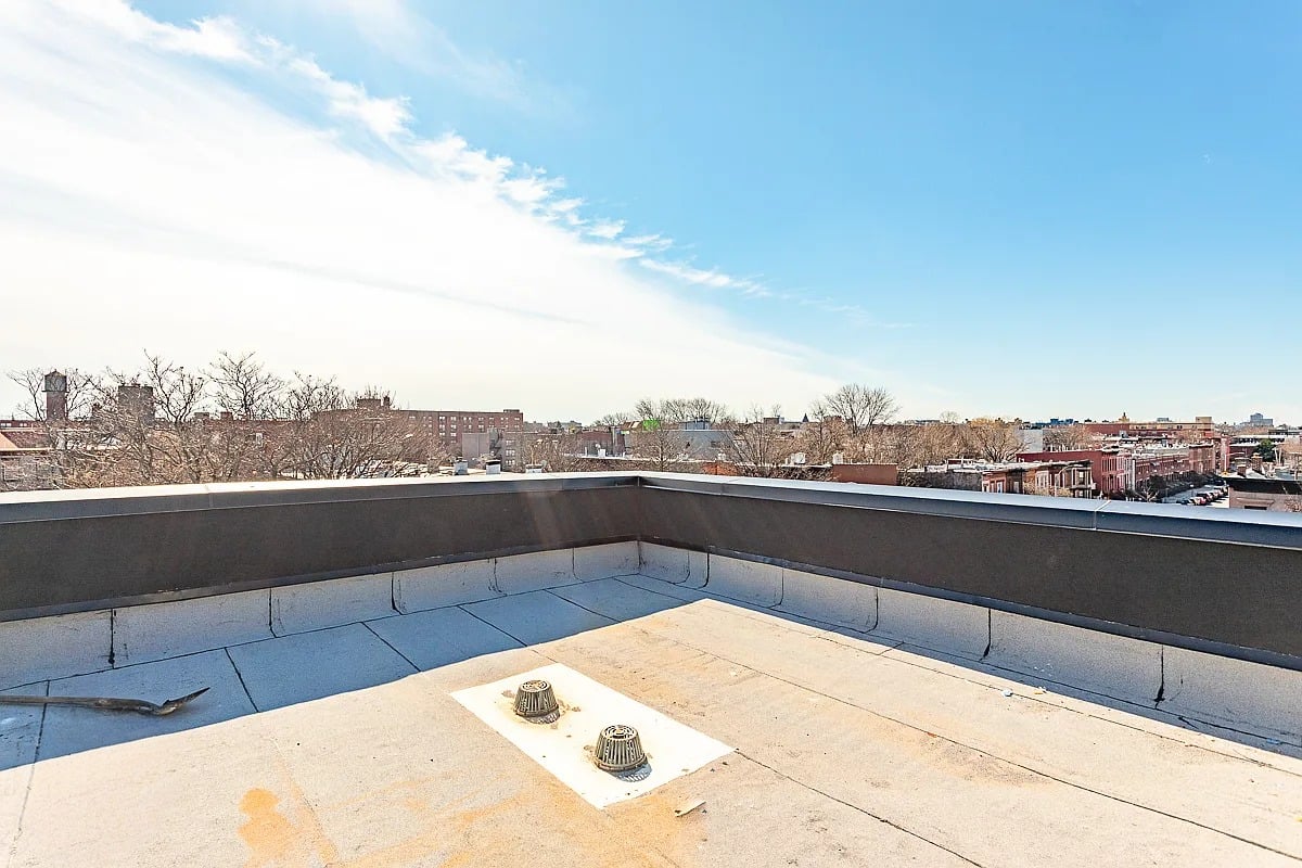 771 Lexington Ave 2F