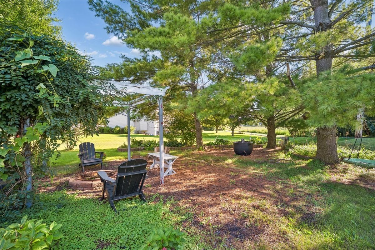 Stunning McHenry Oasis
