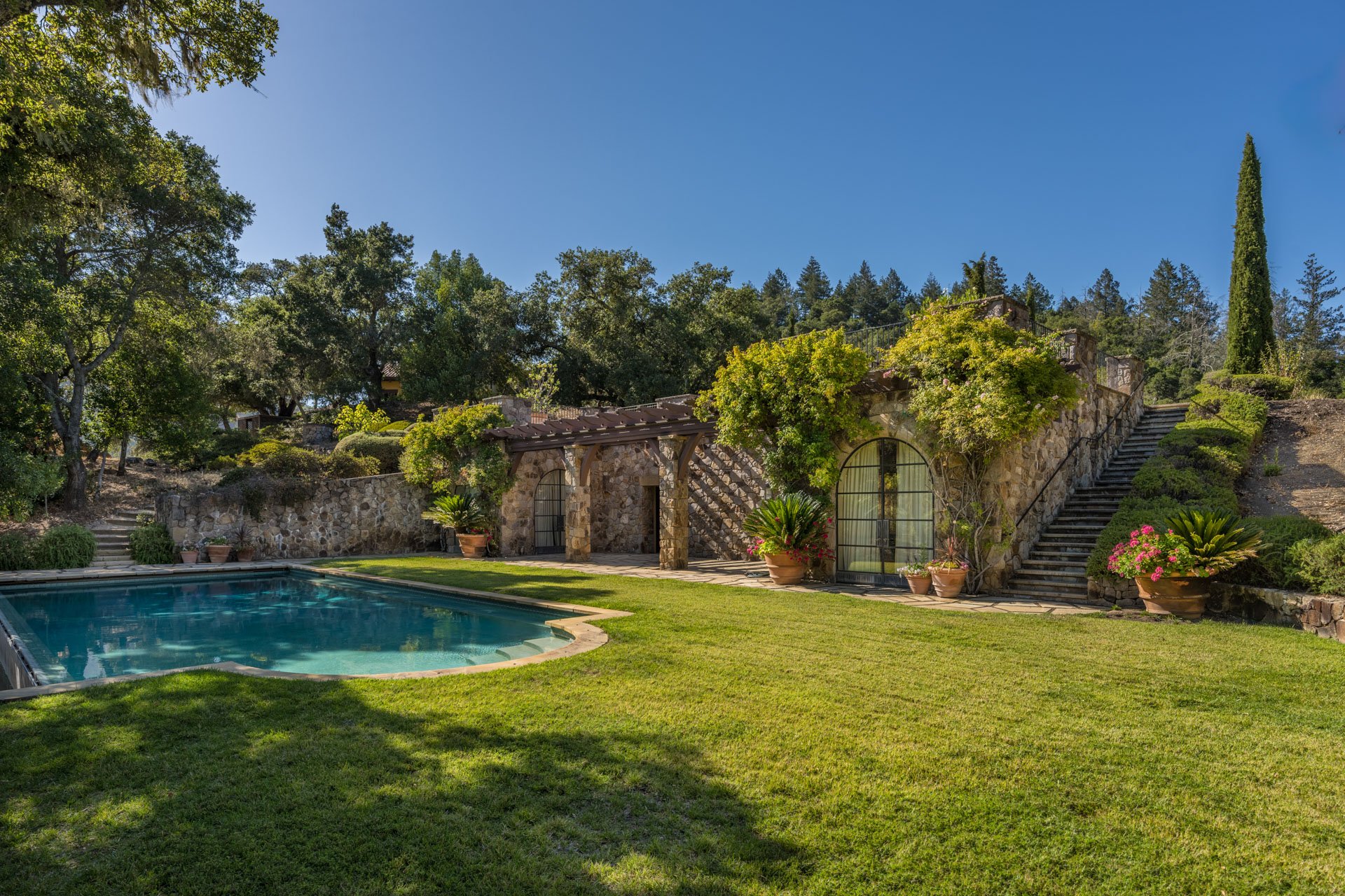 Oakville Vineyard Estate