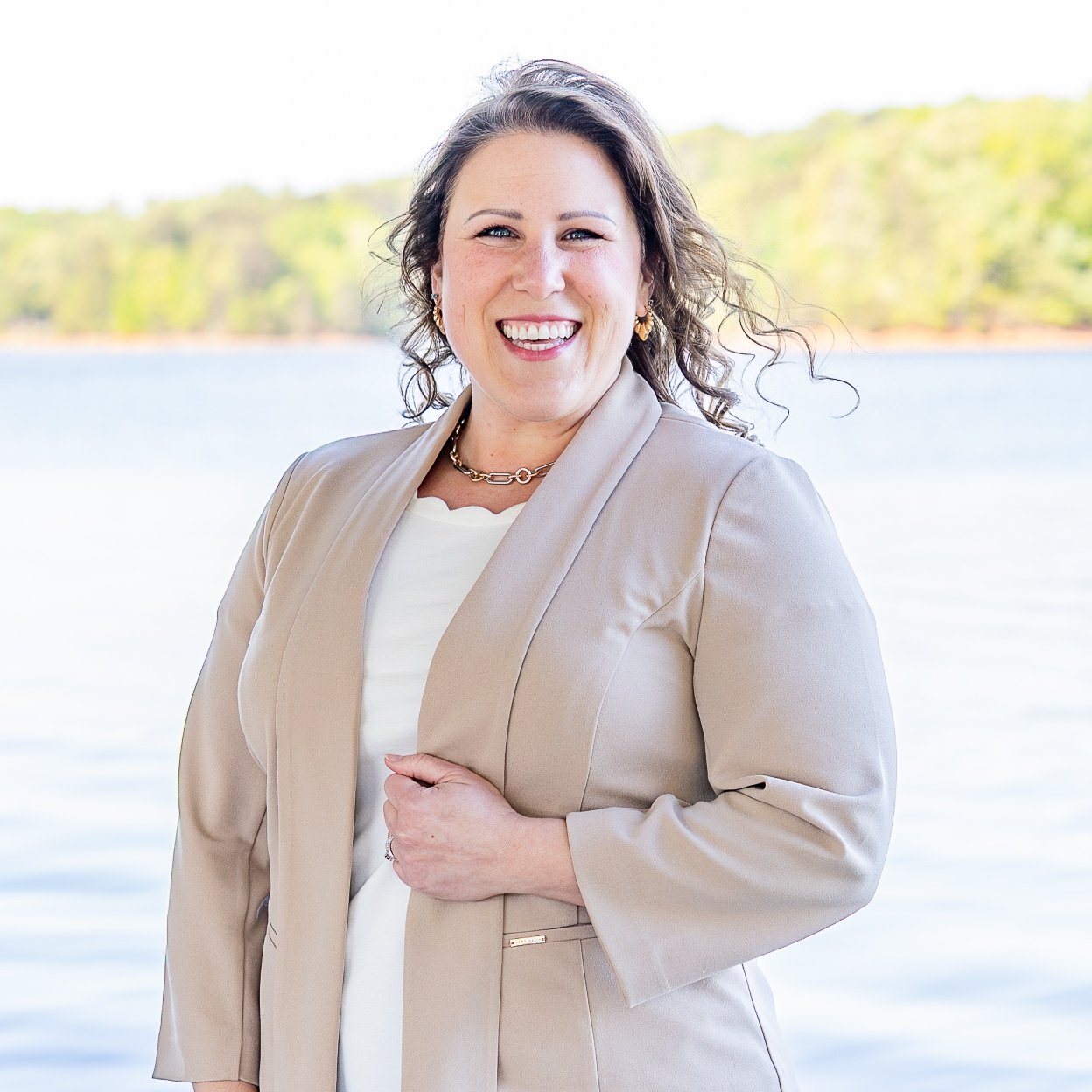 Jamie Bishop Perez Gainesville, GA Real Estate Agent Headshot