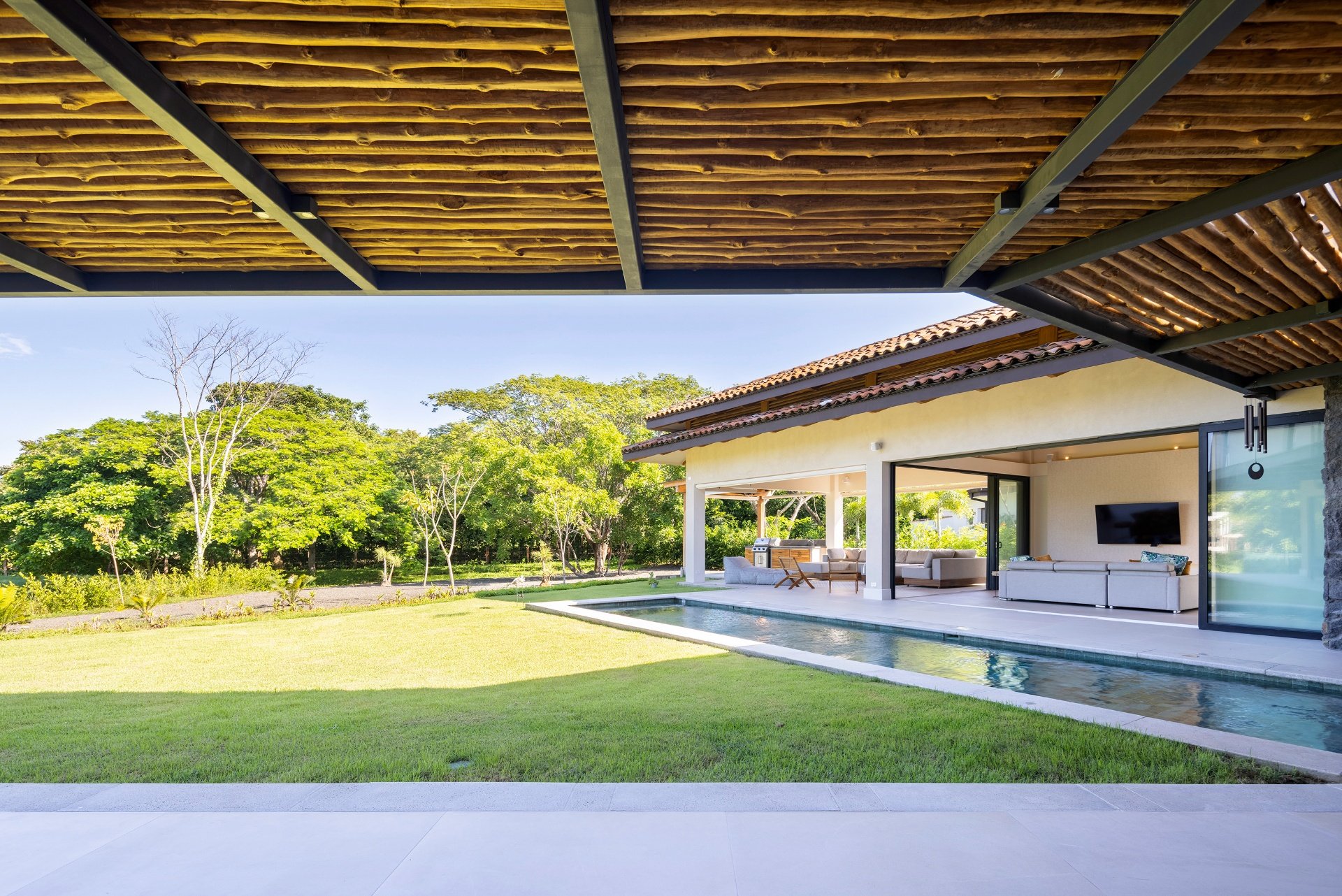 Casa Roacamar:  A Modern Coastal Sanctuary Steps from Playa Bonita
