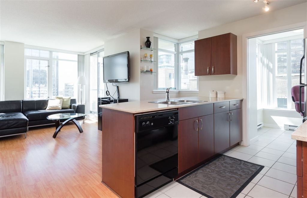 610 Granville St, #1316
