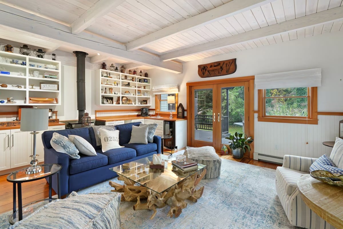 Renovated Oak Bluffs Retreat With Lagoon Access