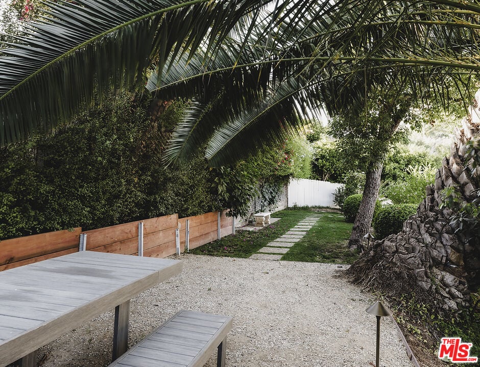 Nova Pavilion, El Cerrito Pl, 90068