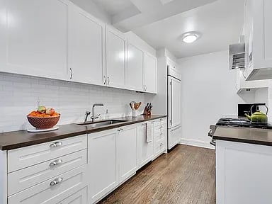  170 E 77th St APT 6D