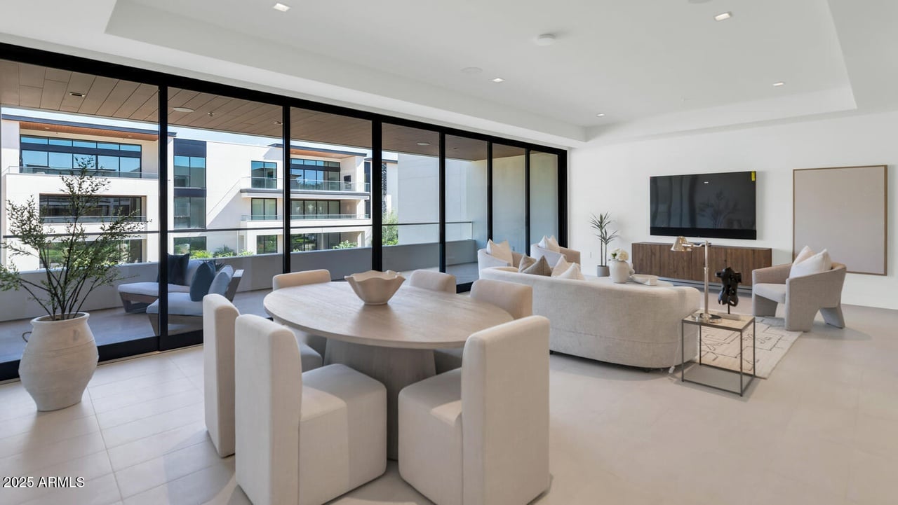 6587 N Palmeraie Blvd, #2007