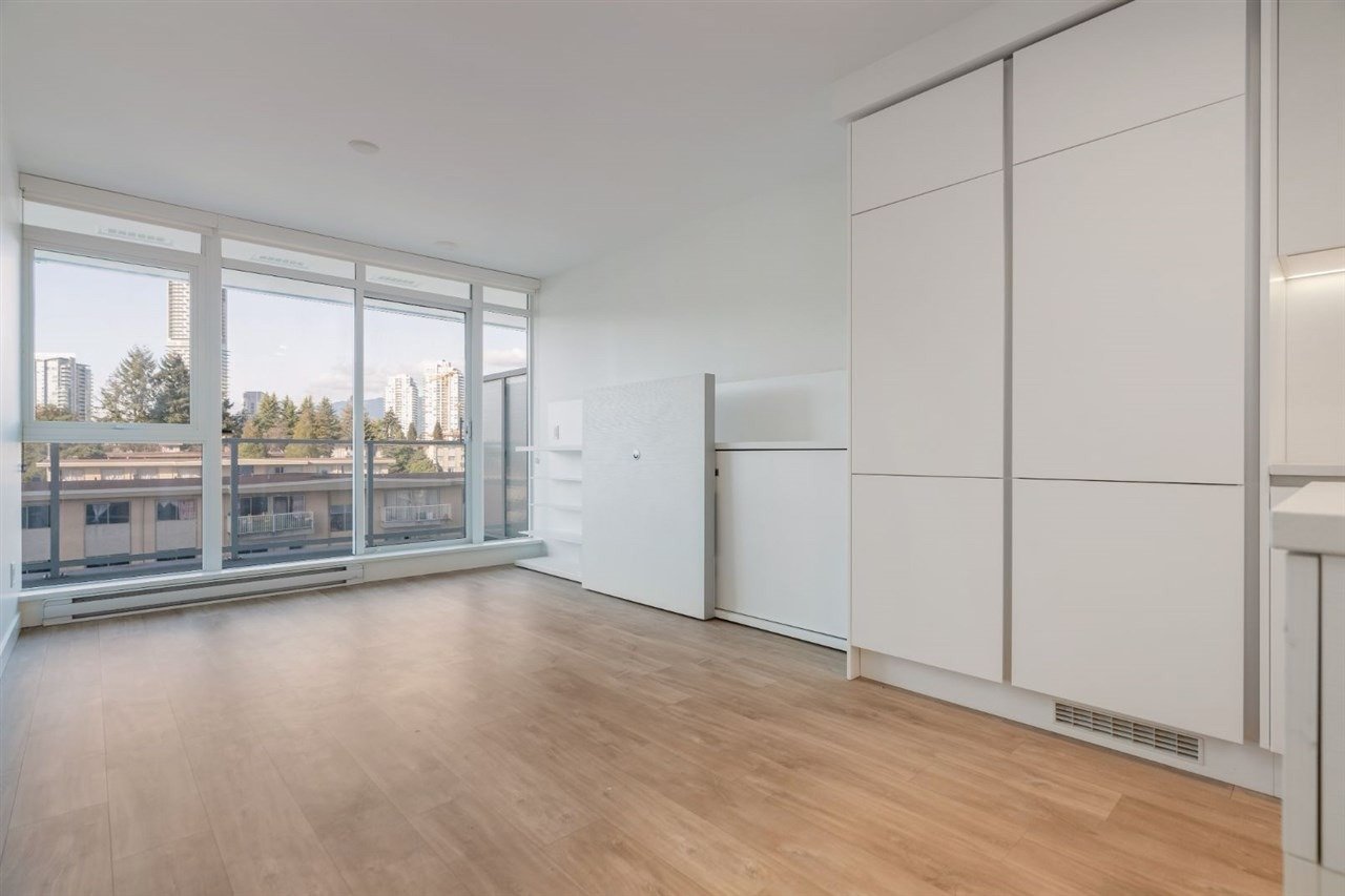 525 Foster Ave, #405