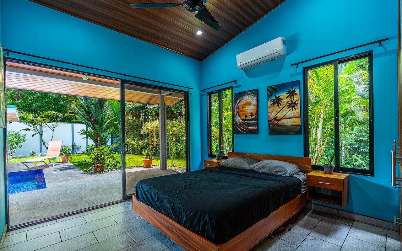 Home Near Downtown Uvita with Private Forest and Creek
