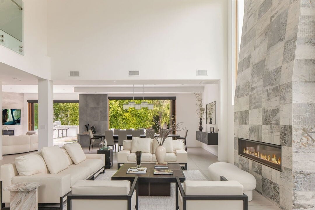 Aurelian Pavilion, W Sunset Blvd, 90049