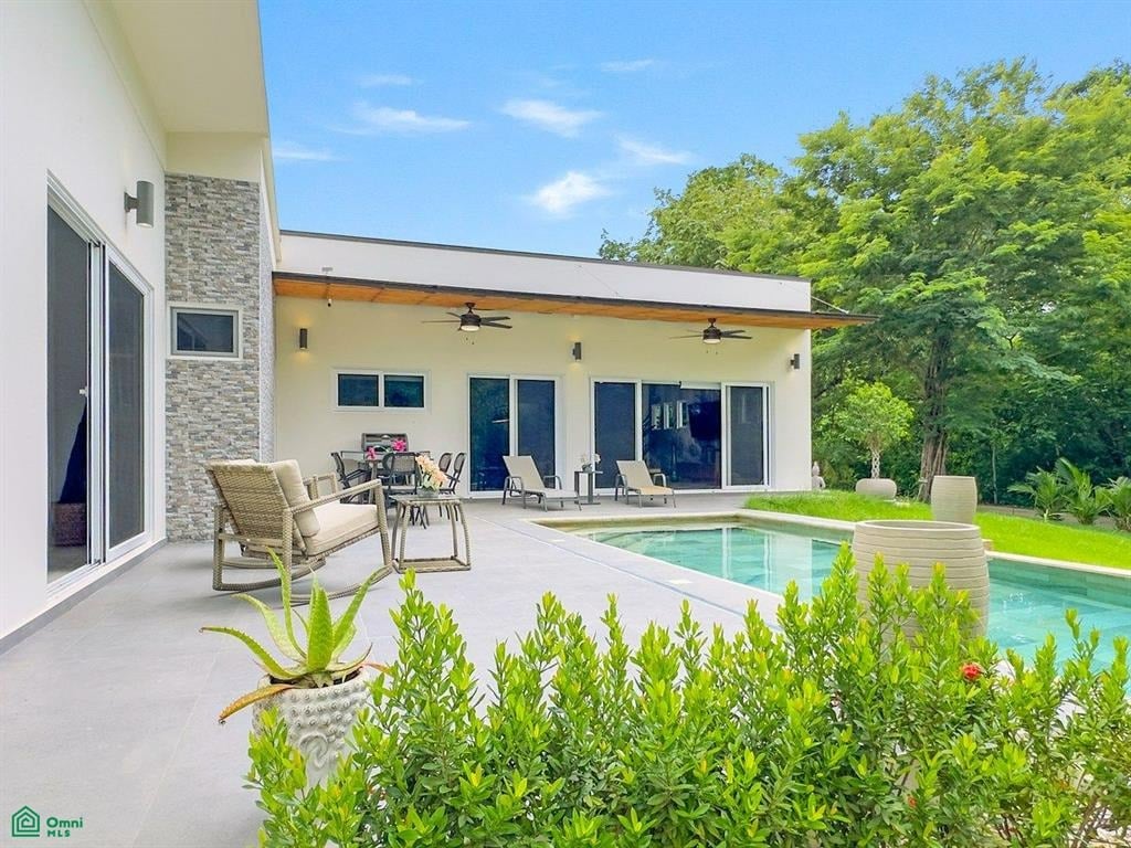 Casa Jeany | Modern Single-Level Home with Pool Near Playa del Coco