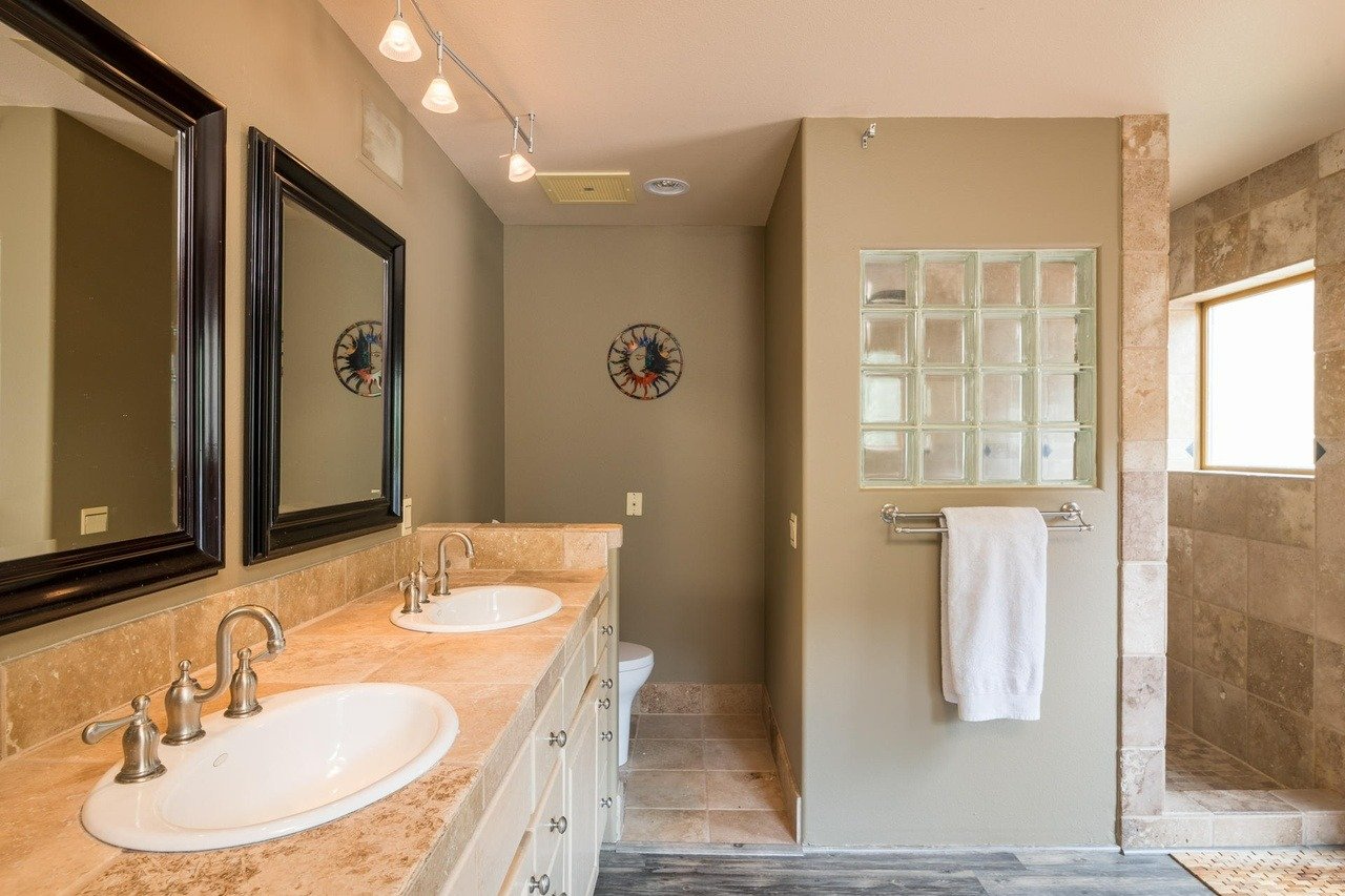 306 E Gulch Rd