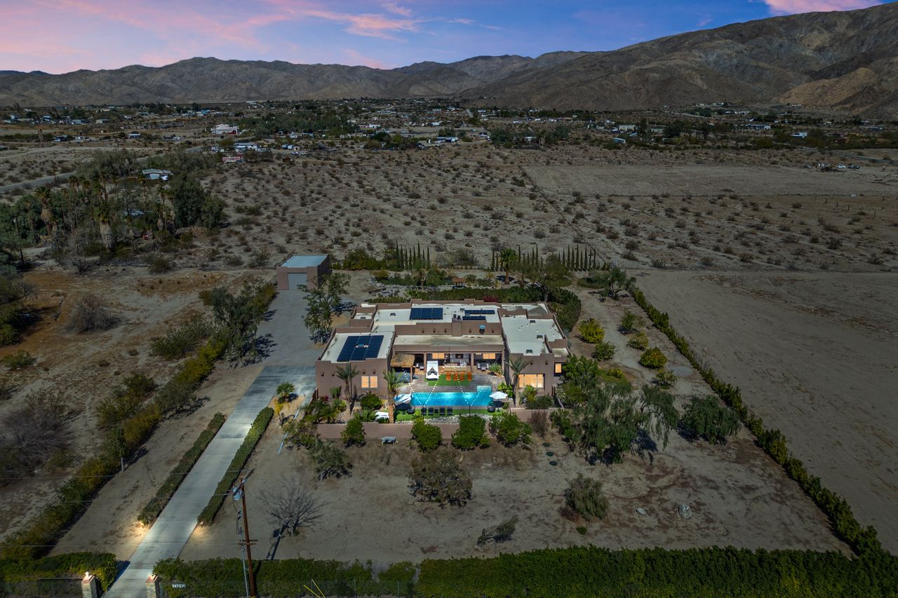 Desert Mountain View Escape
