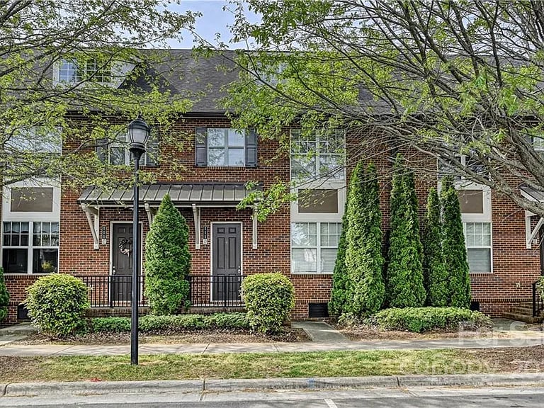 111 Steinbeck Way APT D