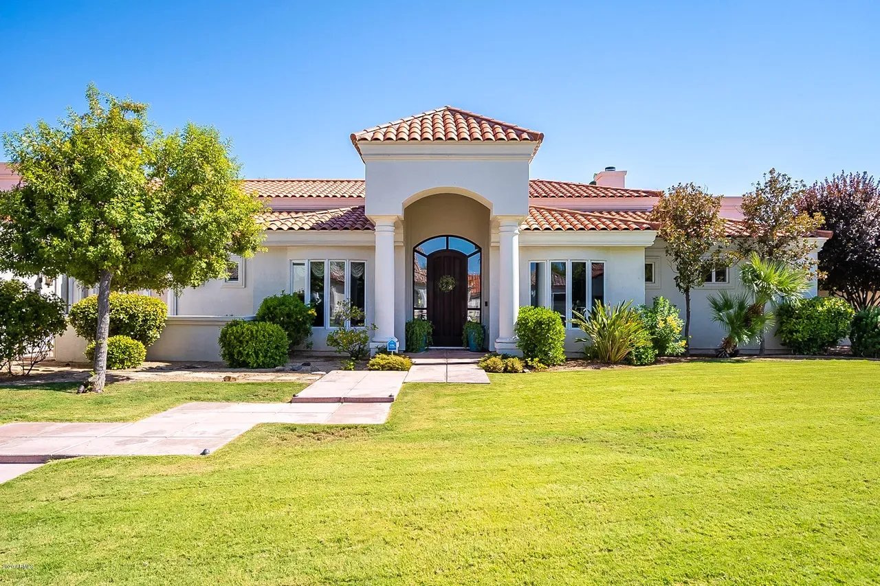 6115 E SHANGRI LA Rd