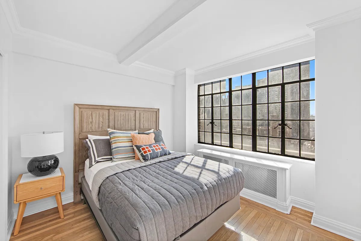 320 E 42nd St, #1510